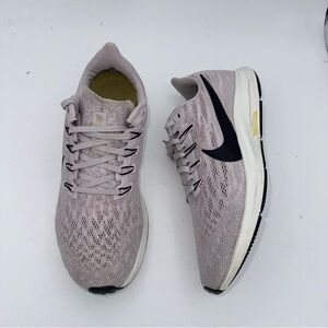Nike Air - women’s Zoom Pegasus 36 light purple lace up sneaker running shoes 9